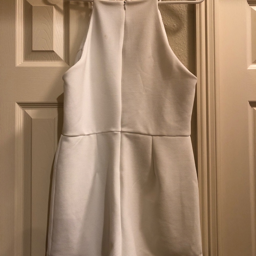 White romper - Picture 2 of 2